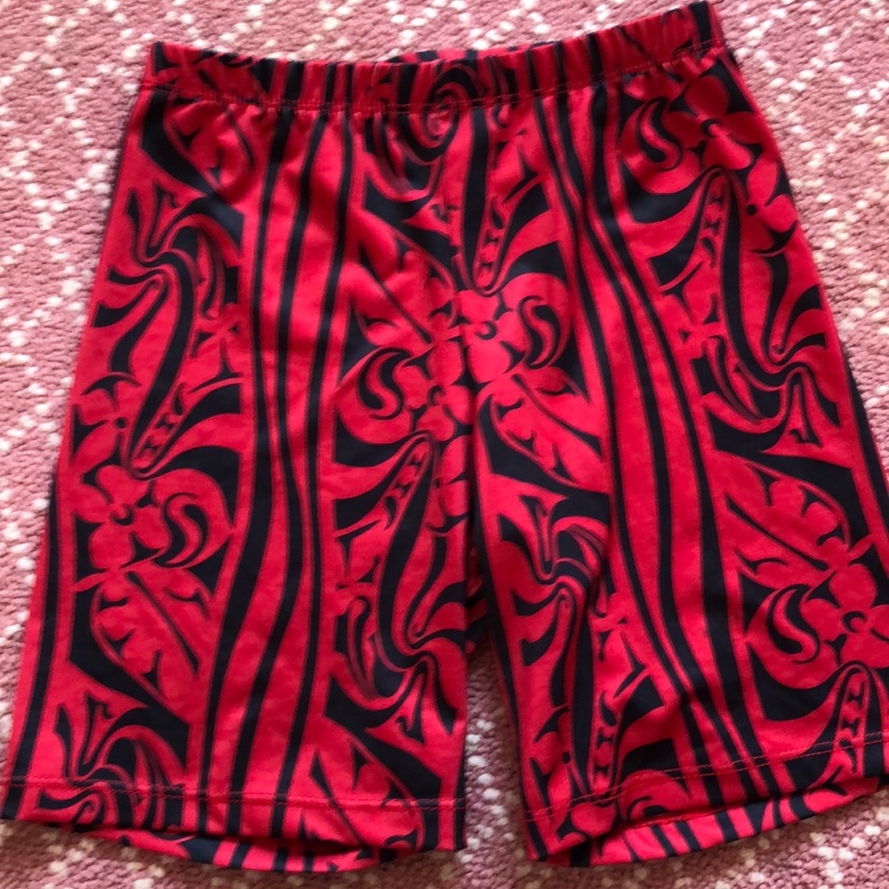 Hawaiian patterned sports spandex